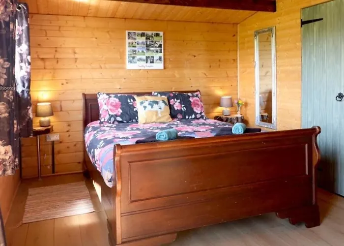 Country Bumpkin - Romantic Couples Stay In Oakhill Cabin
