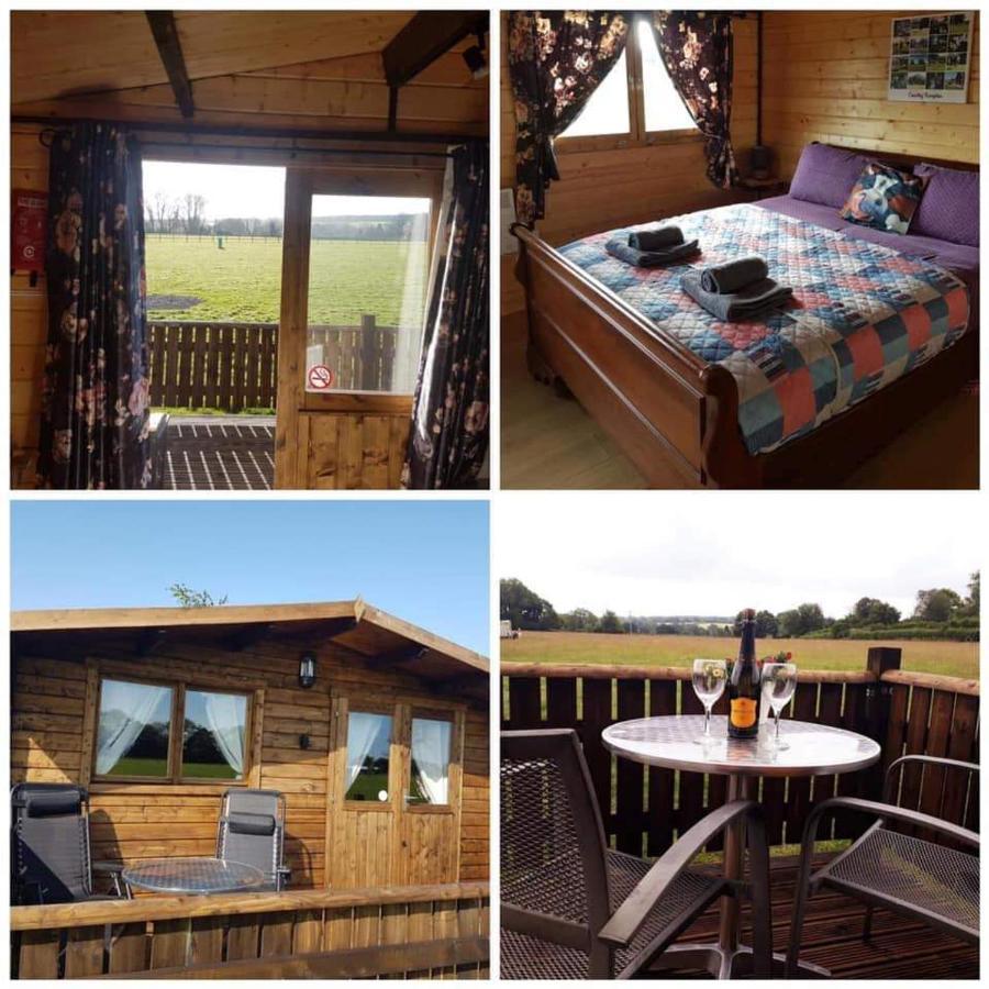 Country Bumpkin - Romantic Couples In * Oakhill