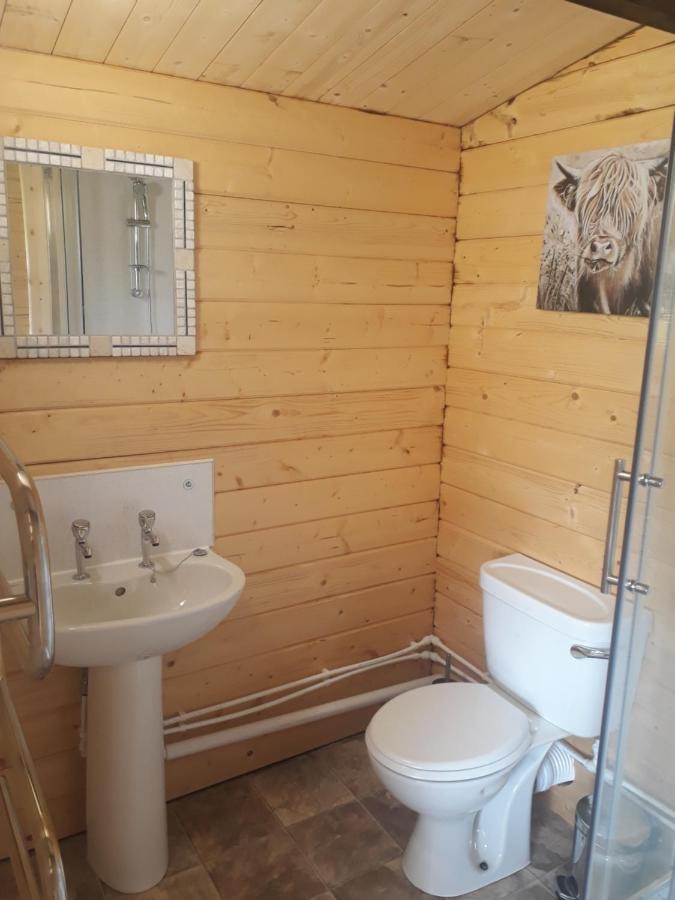 Campsite Country Bumpkin - Romantic Couples In Oakhill