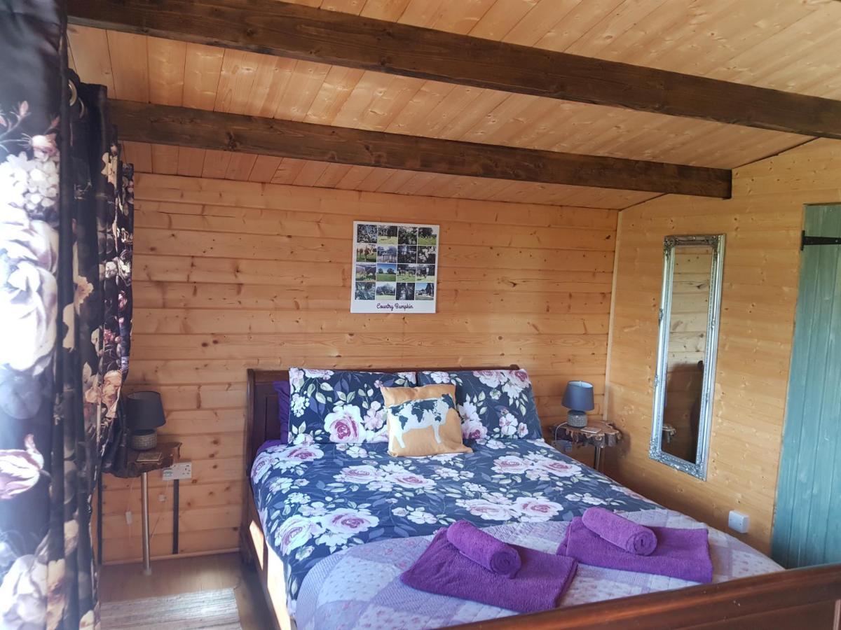 Campsite Country Bumpkin - Romantic Couples In