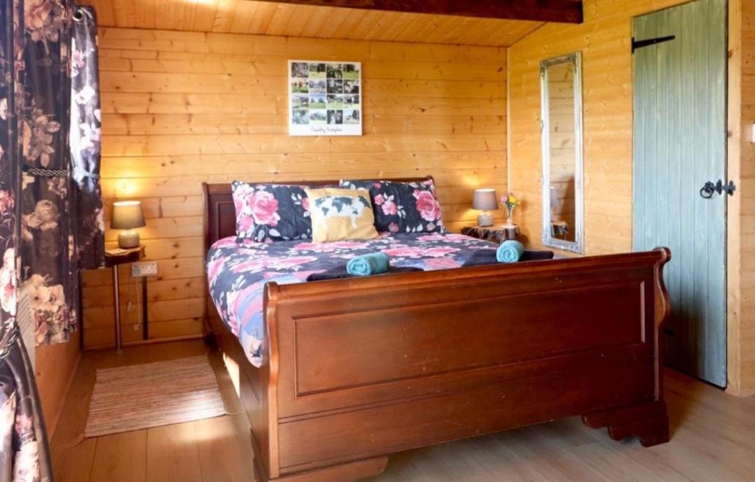 Campsite Country Bumpkin - Romantic Couples In *